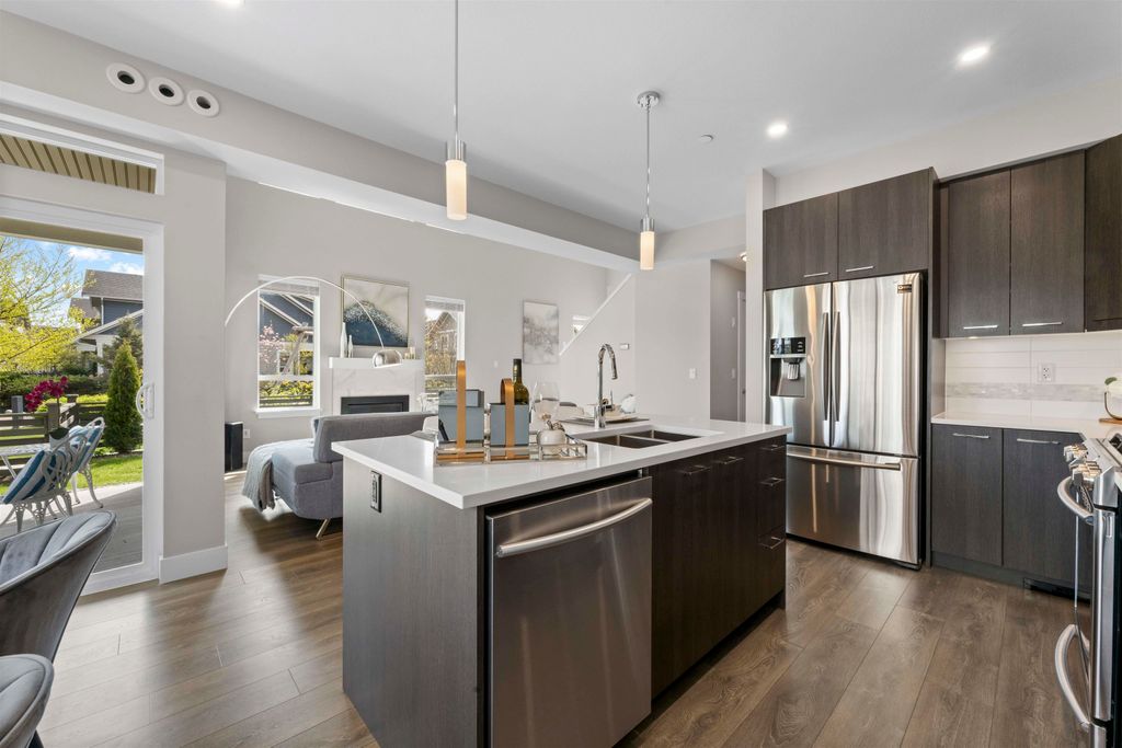 listing image 1109973219532182724