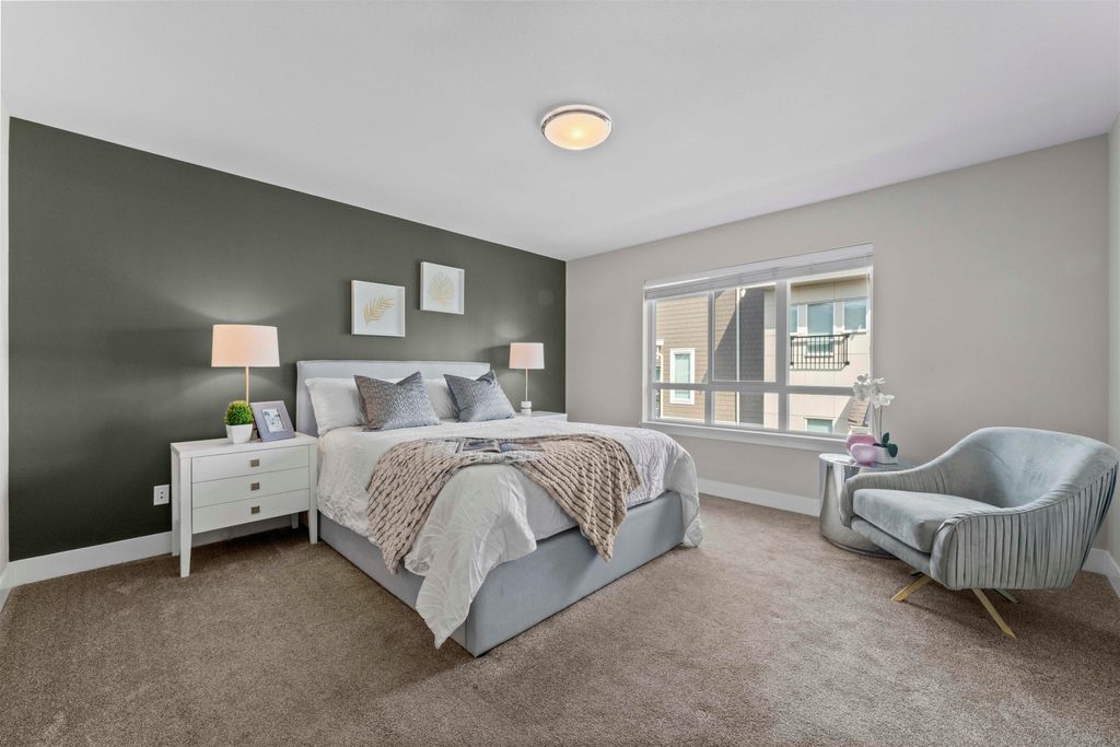 listing image 1102727884793182450