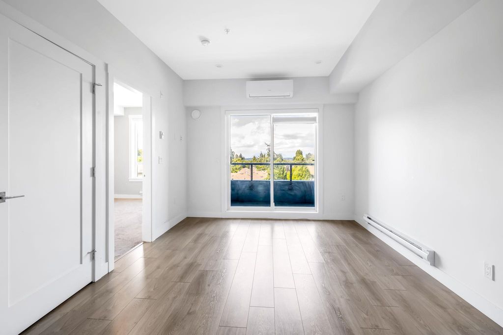 listing image 1100250435957449535
