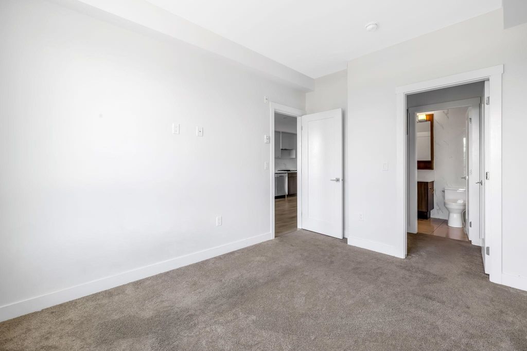 listing image 1106474133497189640