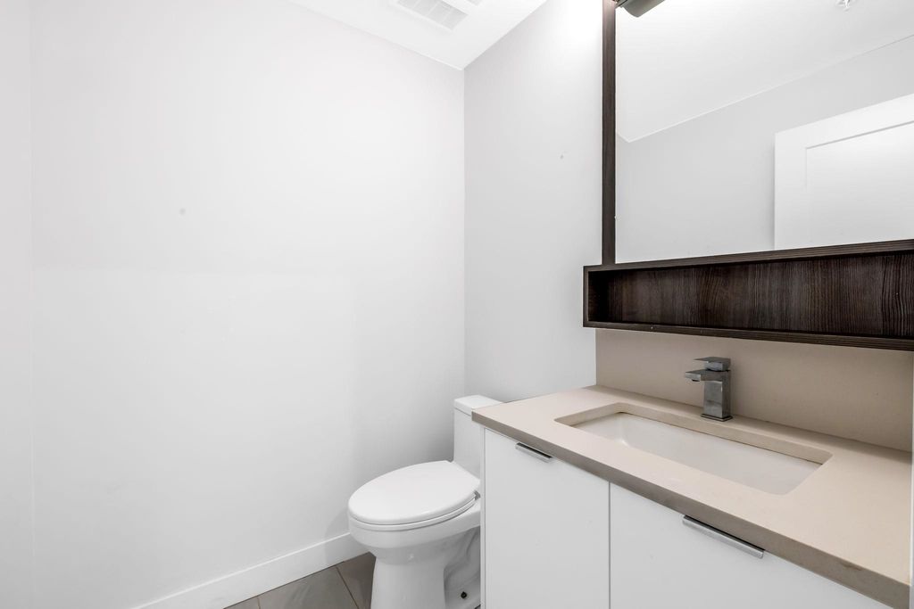 listing image 1100220677608900276