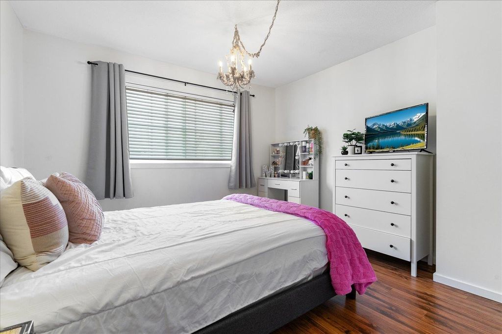 listing image 1108349658034300098
