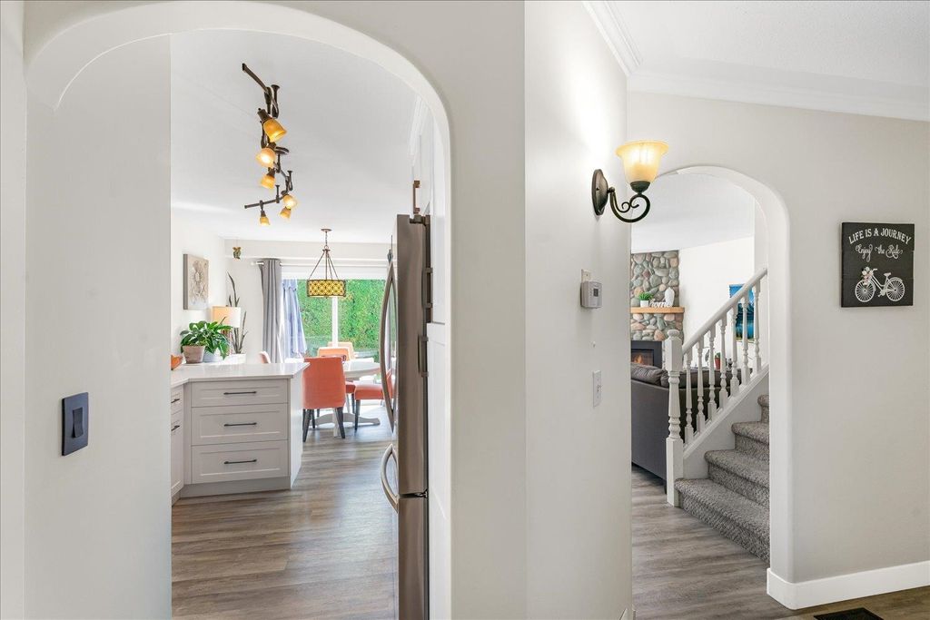 listing image 1100099034543406461