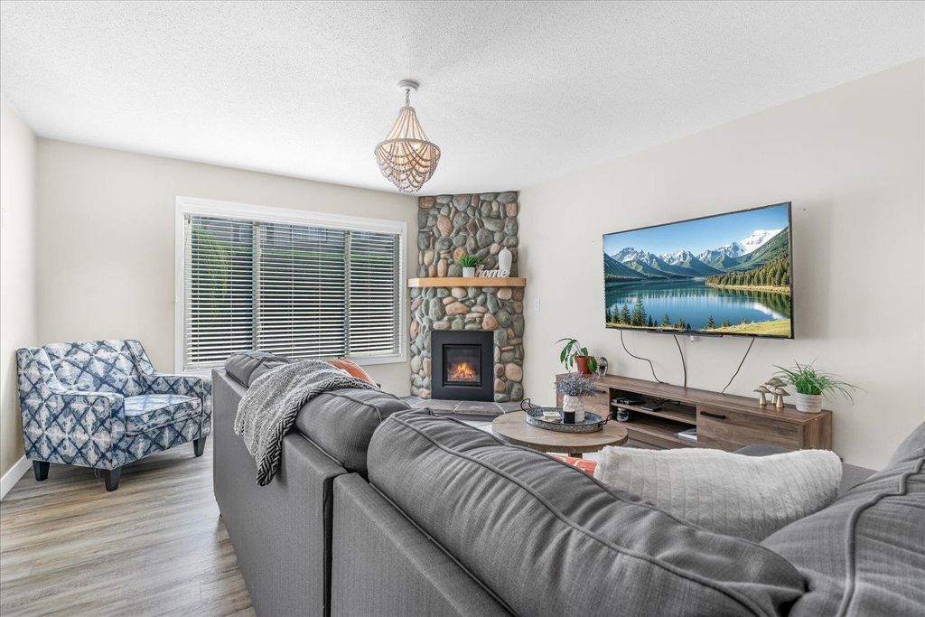 listing image 1102035523178218868