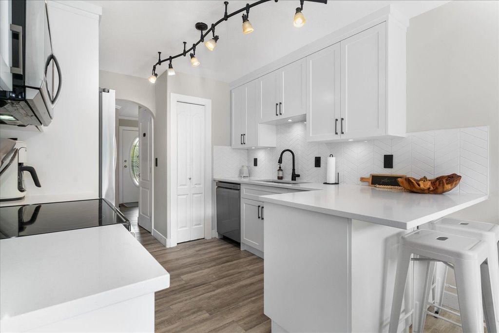 listing image 1105633401555732190