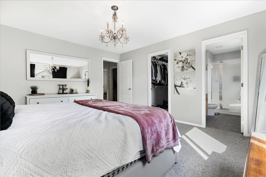 listing image 1102110119853544005