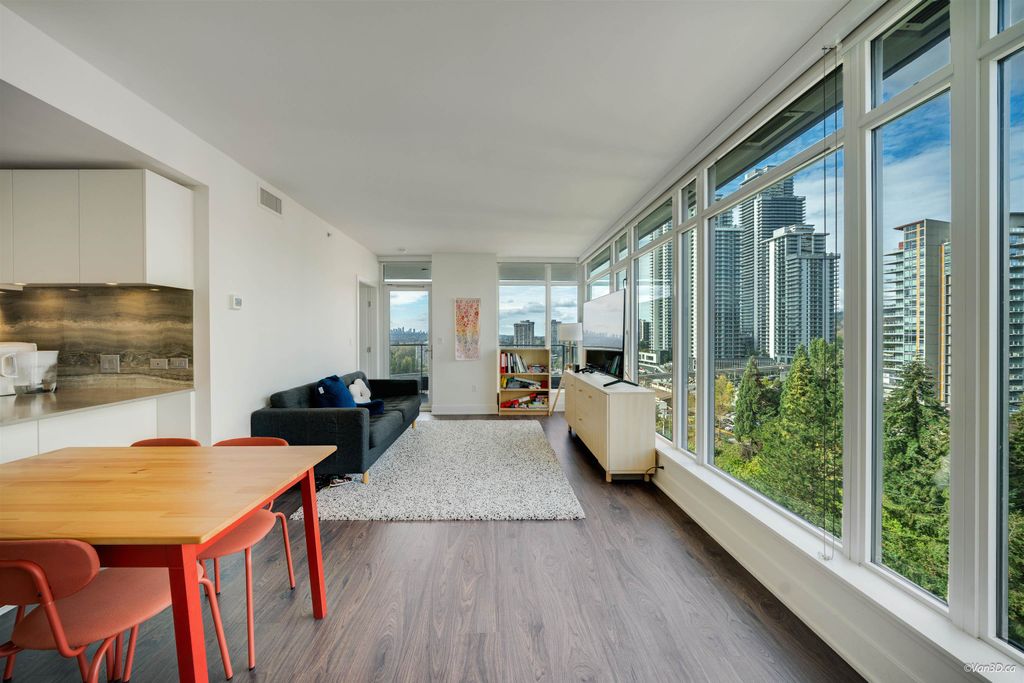 listing image 1109359205625742756