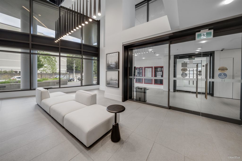 listing image 1106184147002359357