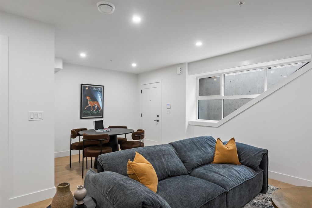 listing image 1101820102473551823