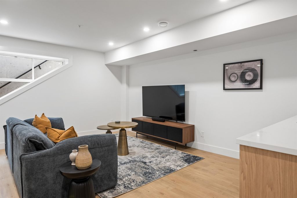 listing image 1107154955336789213
