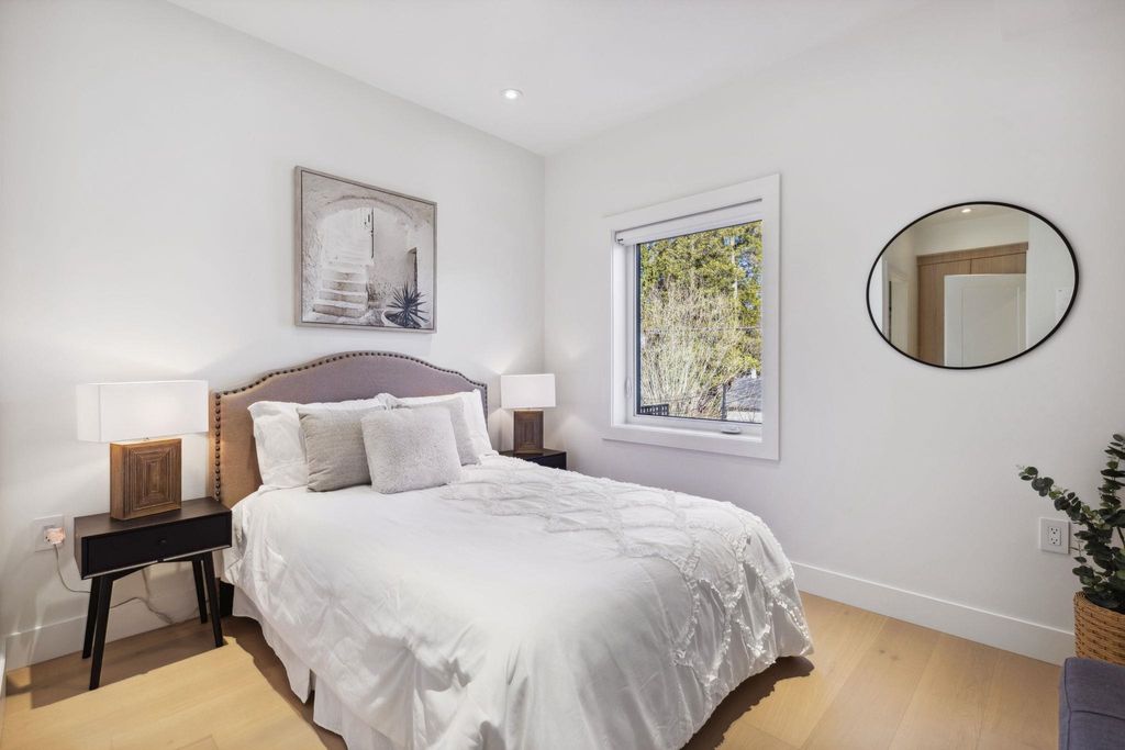 listing image 1109384951150795370