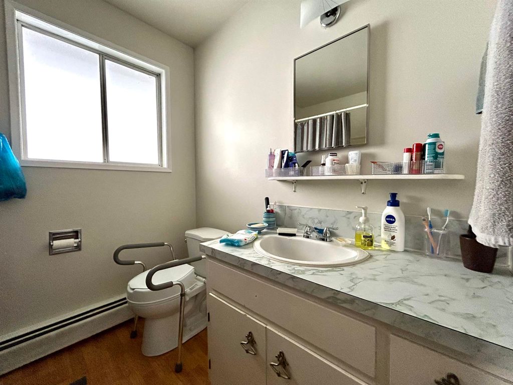 listing image 1104899859478014239