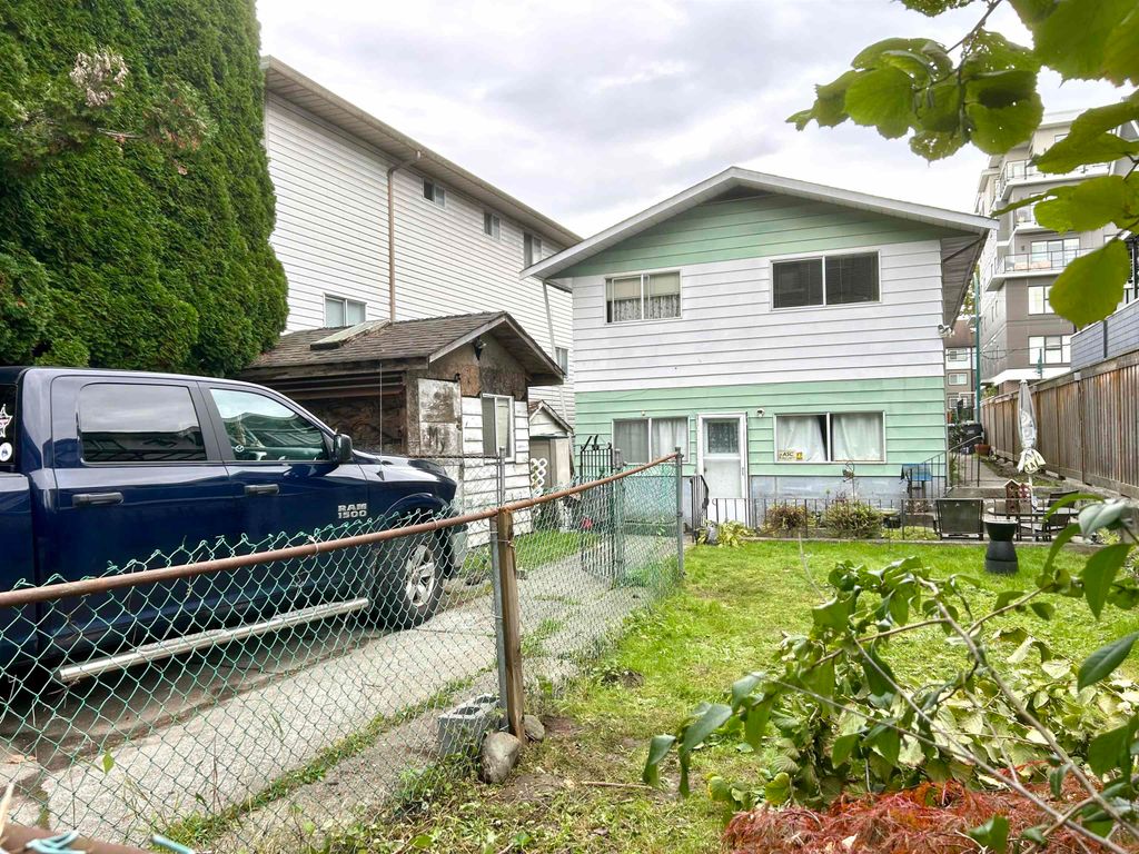 listing image 1104463878006111500