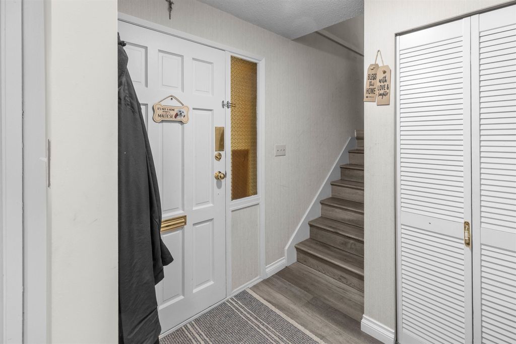 Photo of 2998 Mouat Drive #17, Abbotsford, BC V2T 4E6 (MLS # R3112772)