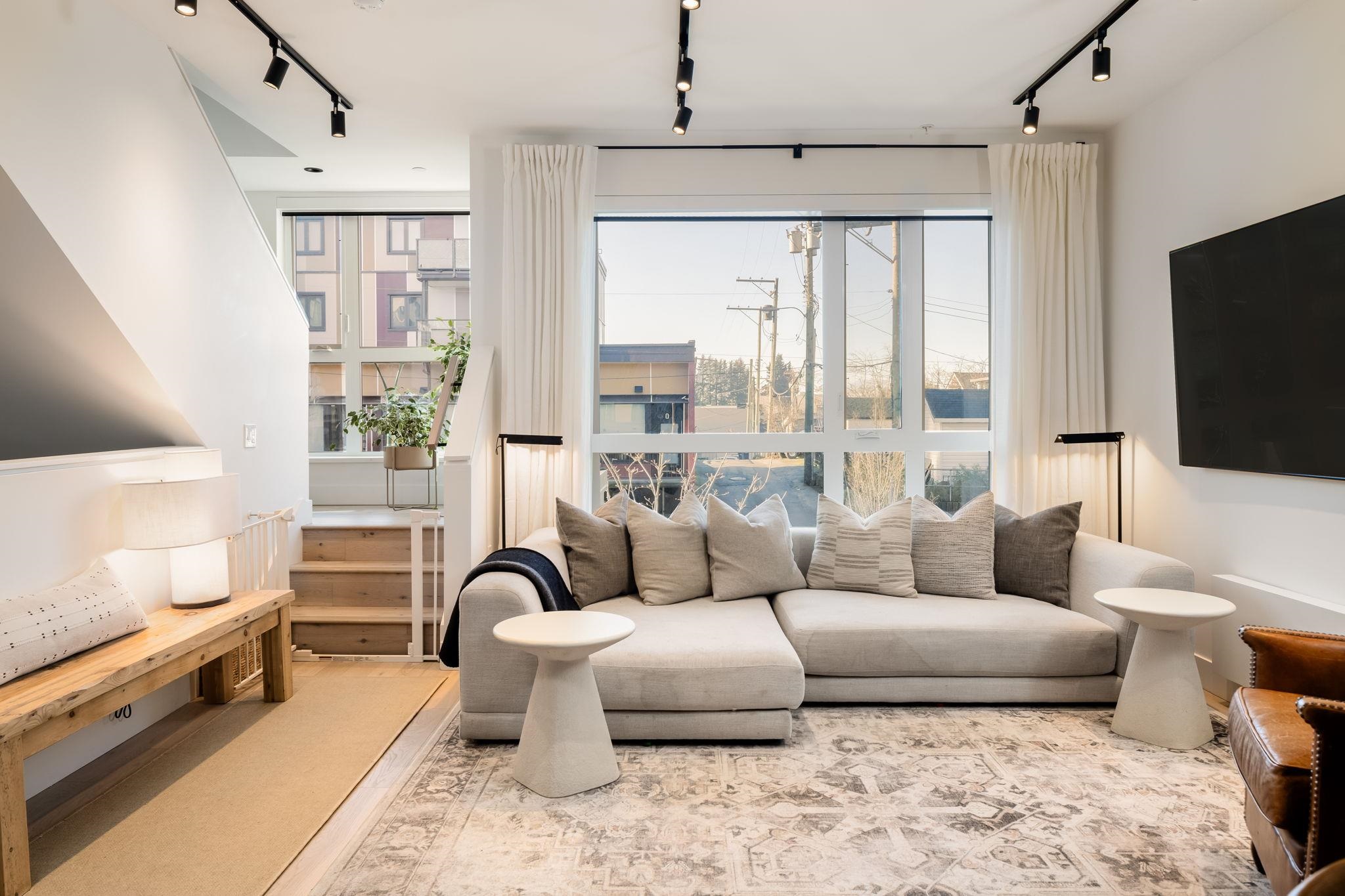 3914 Dumfries Street