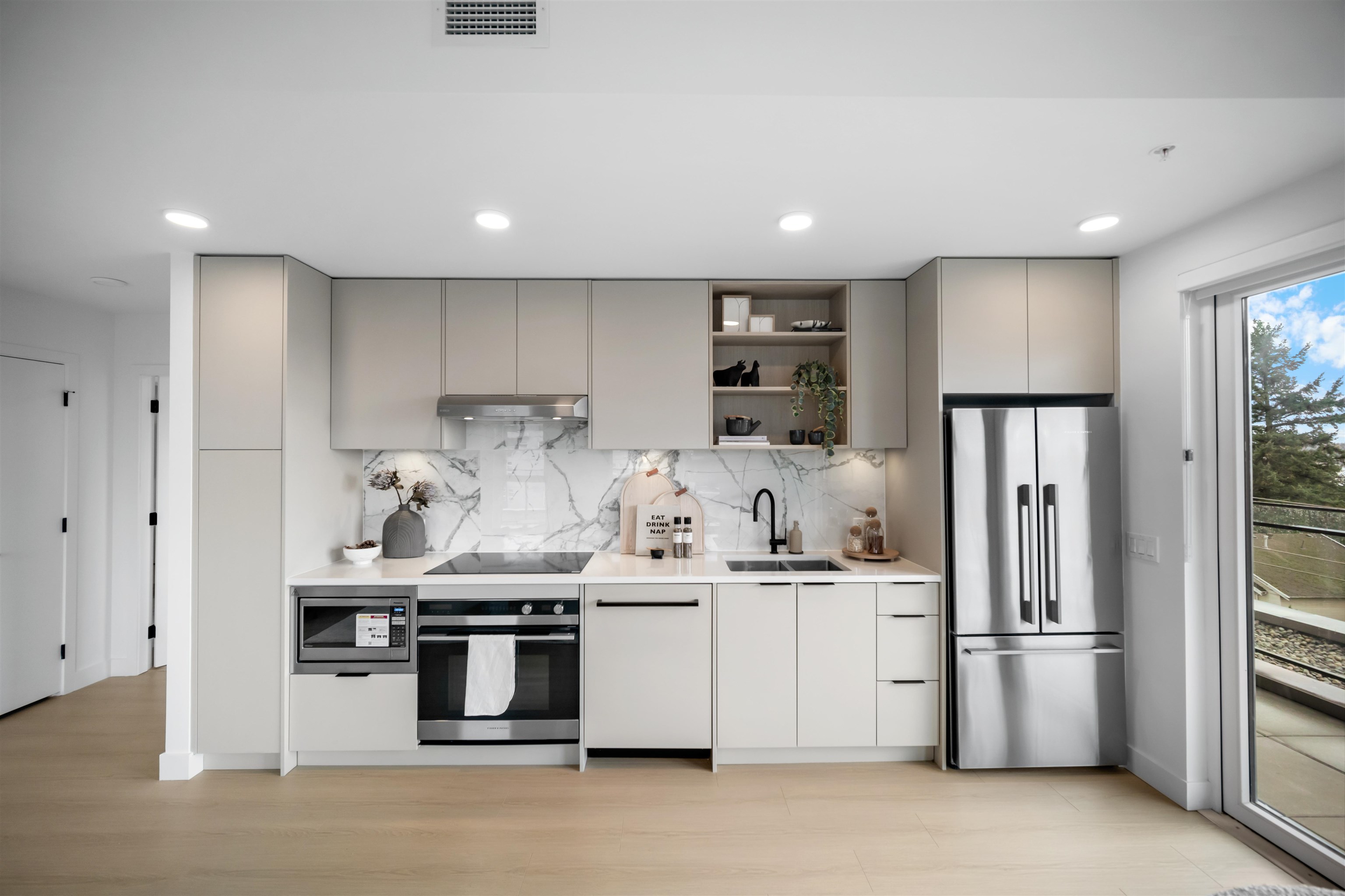 422 E 3rd Street 501