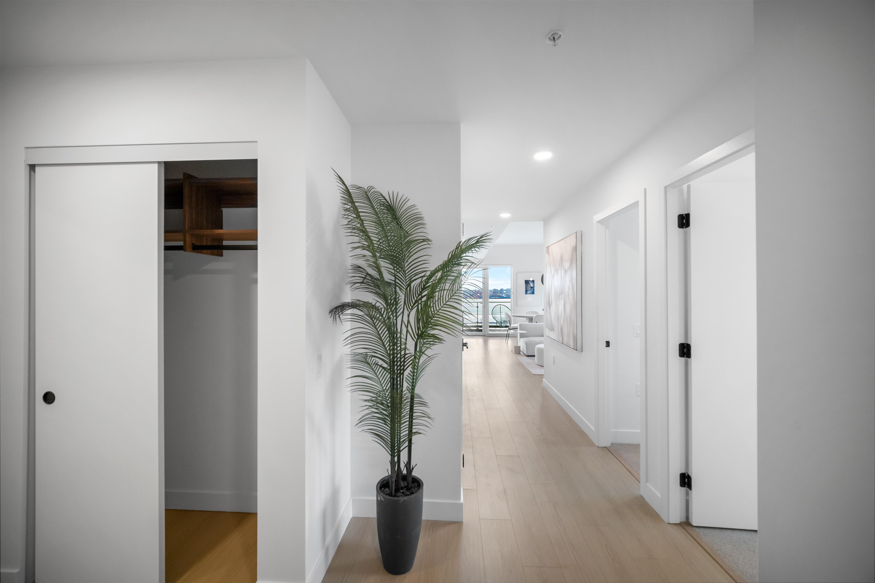 422 E 3rd Street 501