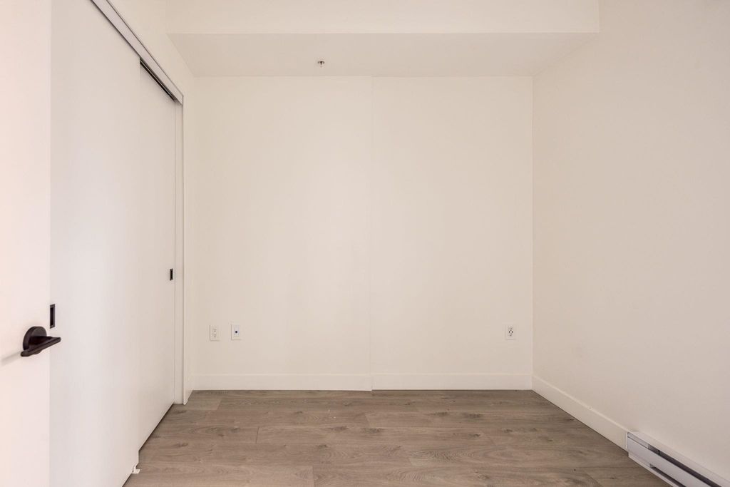 listing image 1100827518737904945