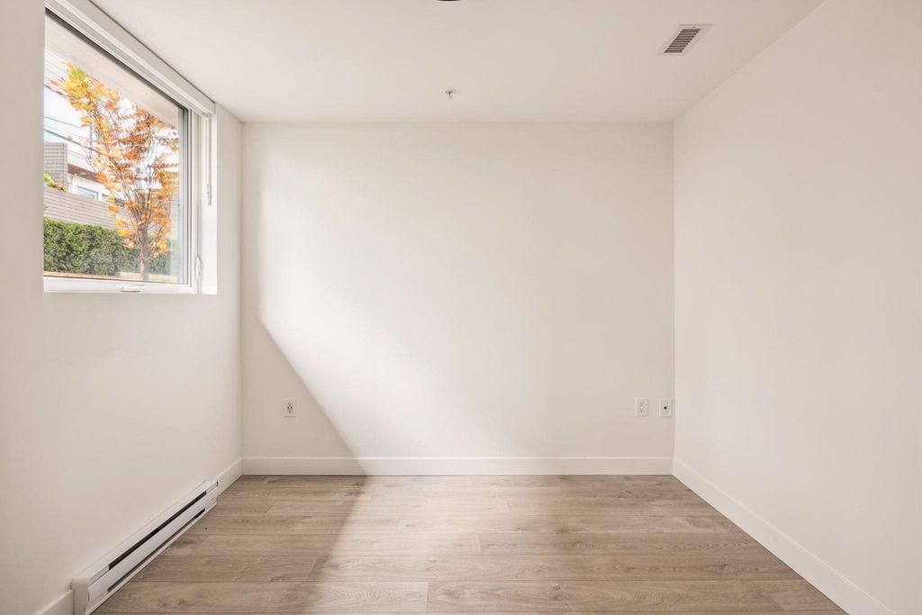 listing image 1106988331100565399
