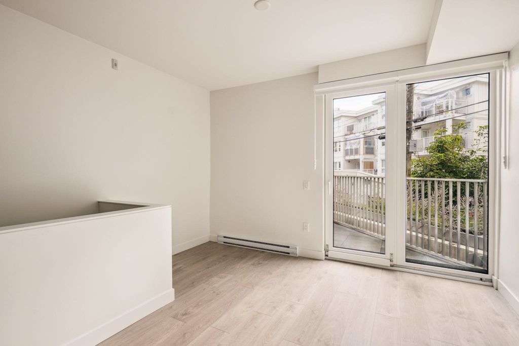 listing image 1103264805625448581