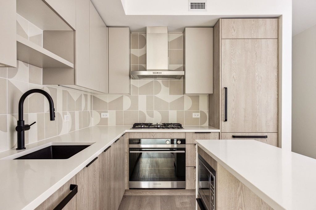 listing image 1108990012475690514