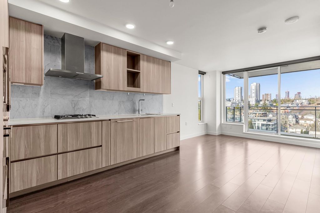 listing image 1101023122292896570