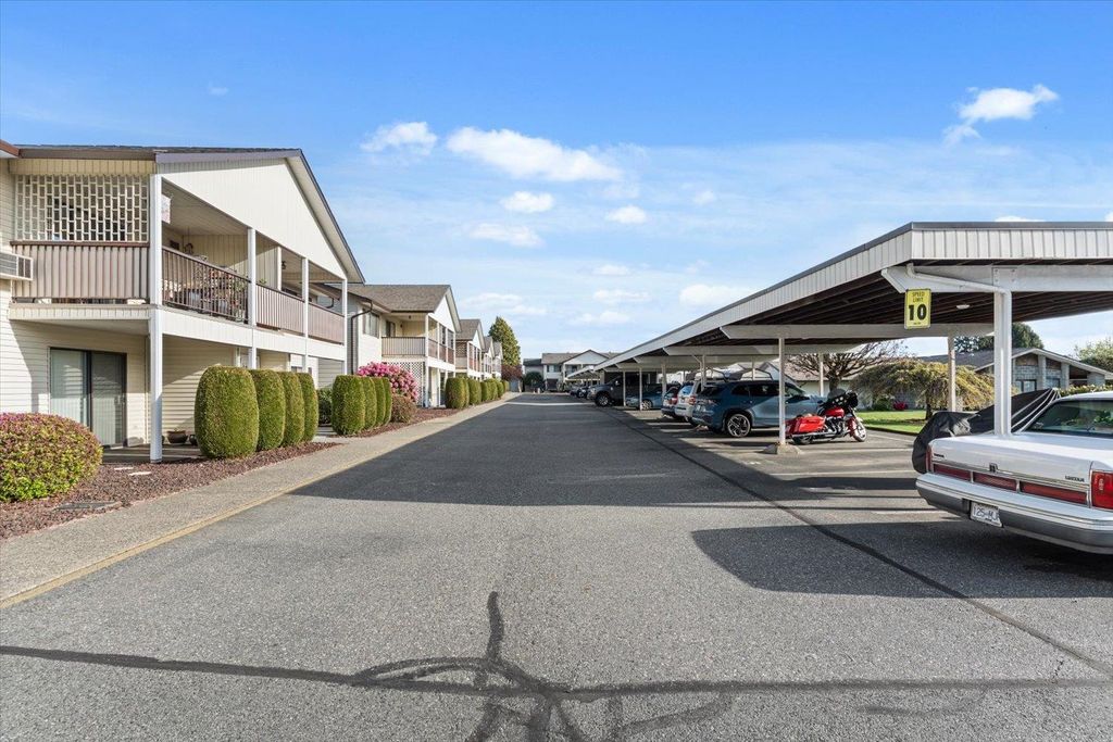 Photo of 32959 George Ferguson Way #8, Abbotsford, BC V2S 7W9 (MLS # R3114537)