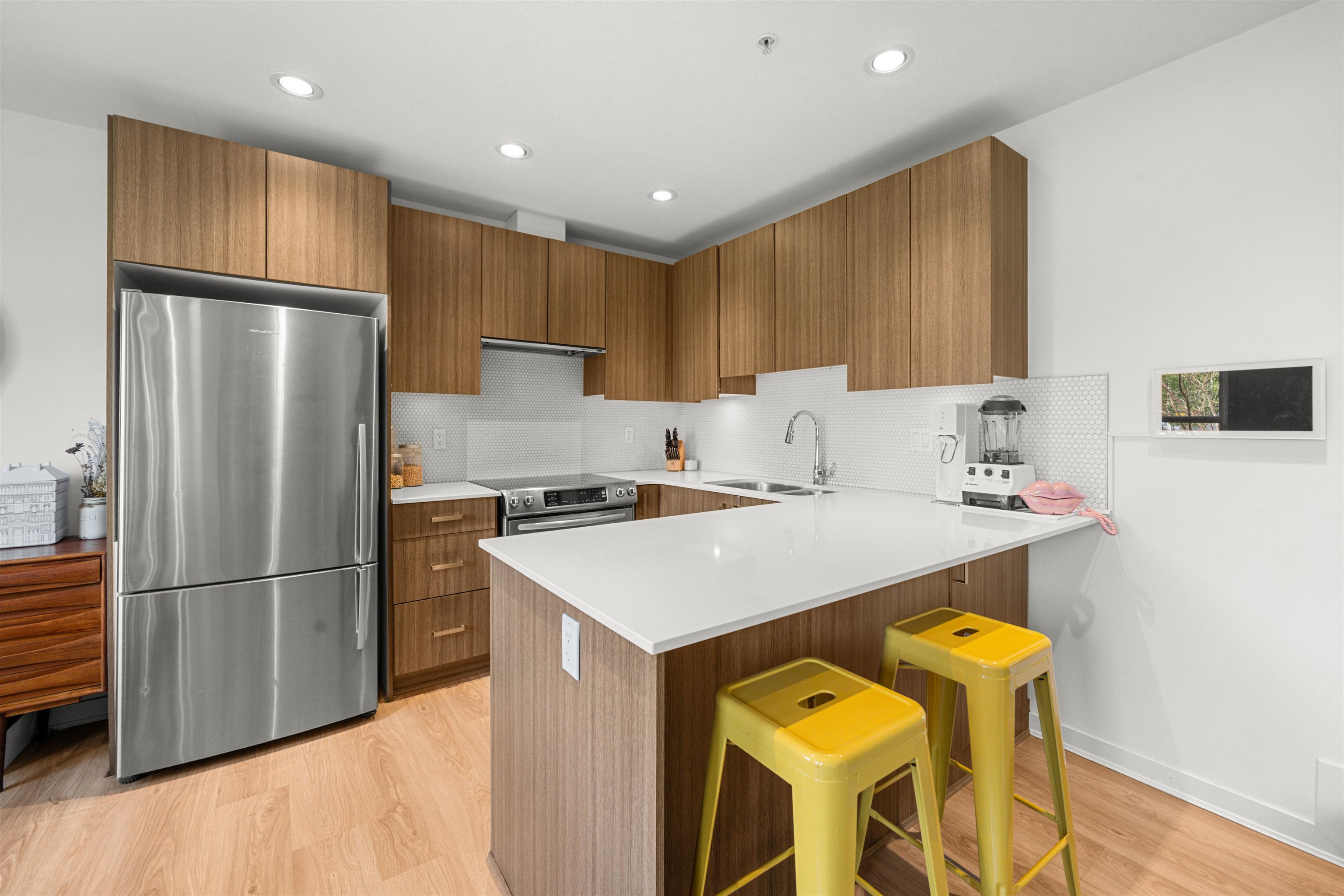 125 Columbia Street TH4