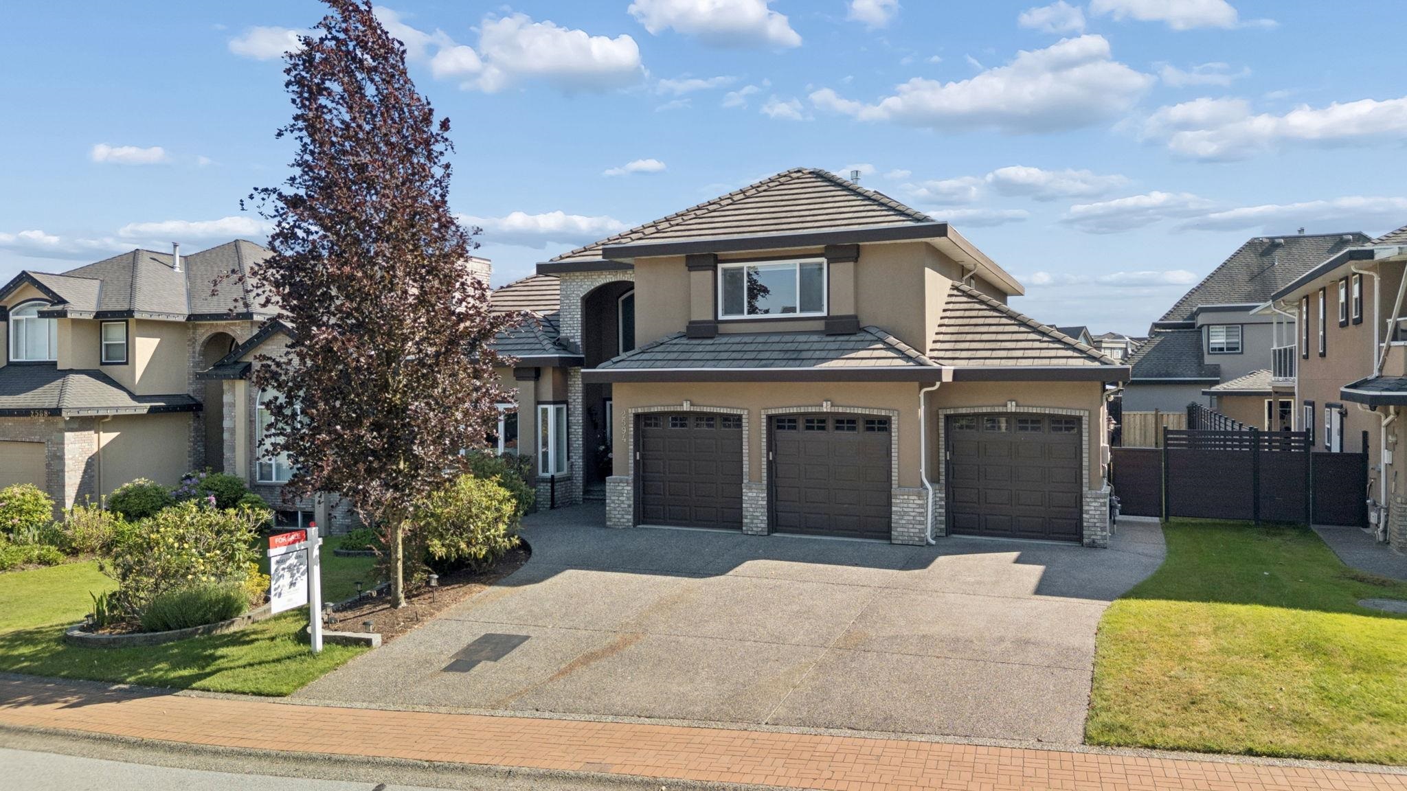 2594 Palisade Crescent
