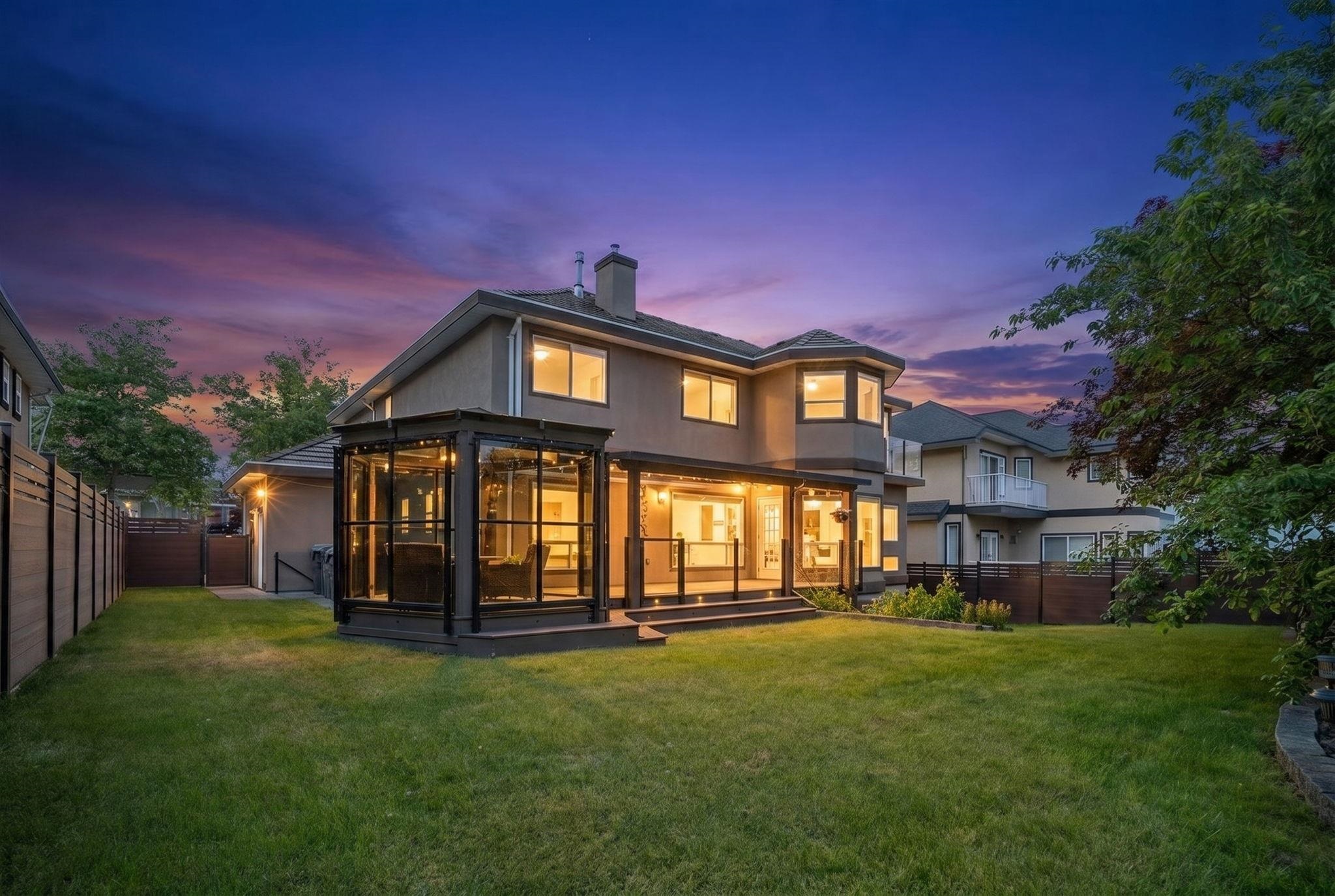 2594 Palisade Crescent