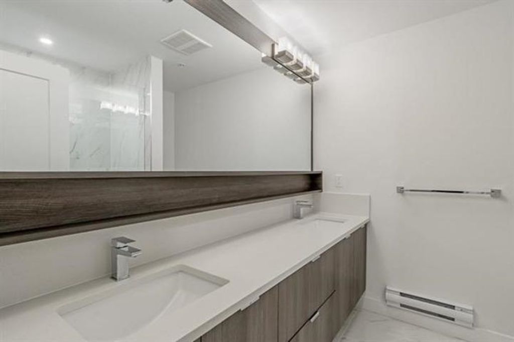 listing image 1103800750910018853