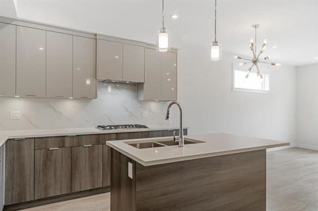 listing image 1103512730084715081