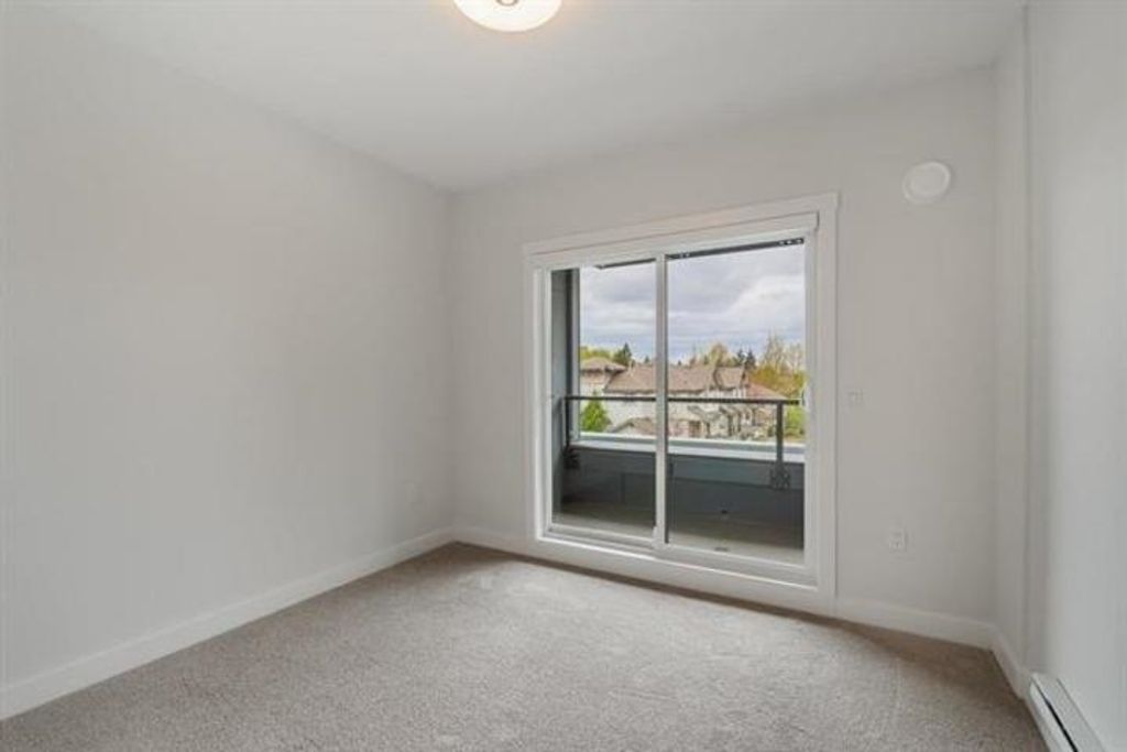 listing image 1105261397105641609