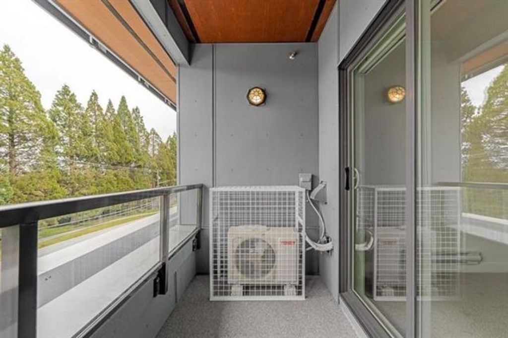 listing image 1108719703252115741