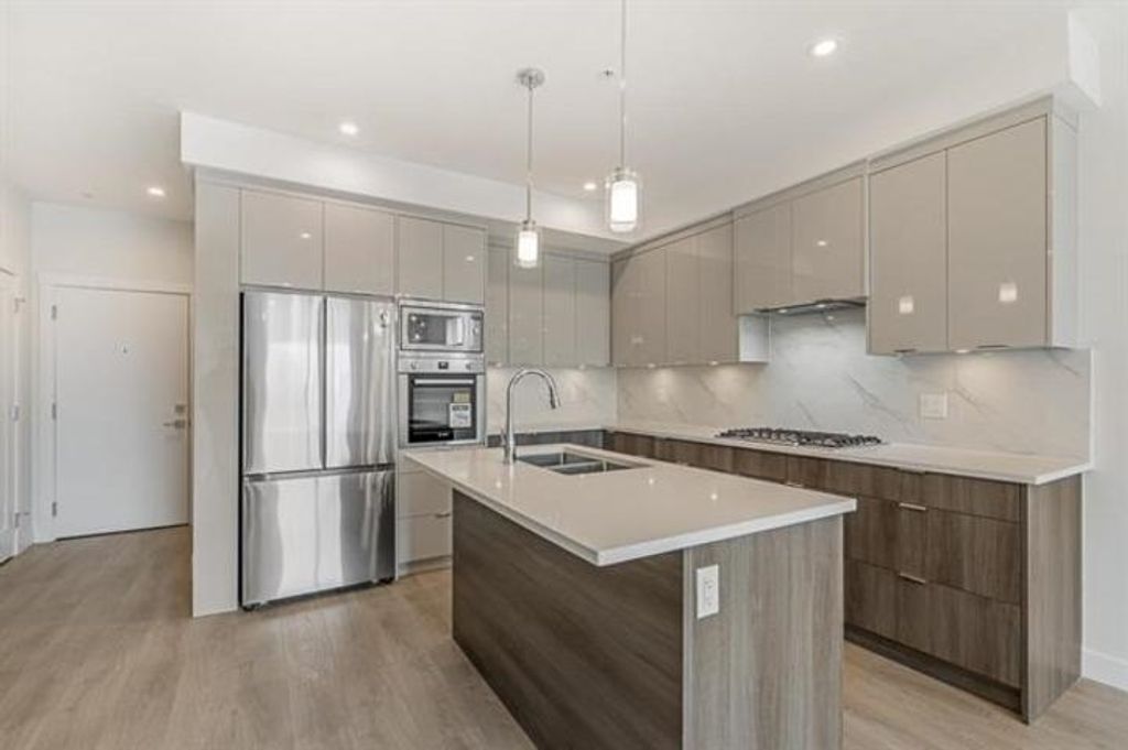 listing image 1101045364198862832