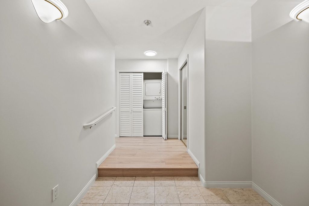 listing image 1101471550989877084