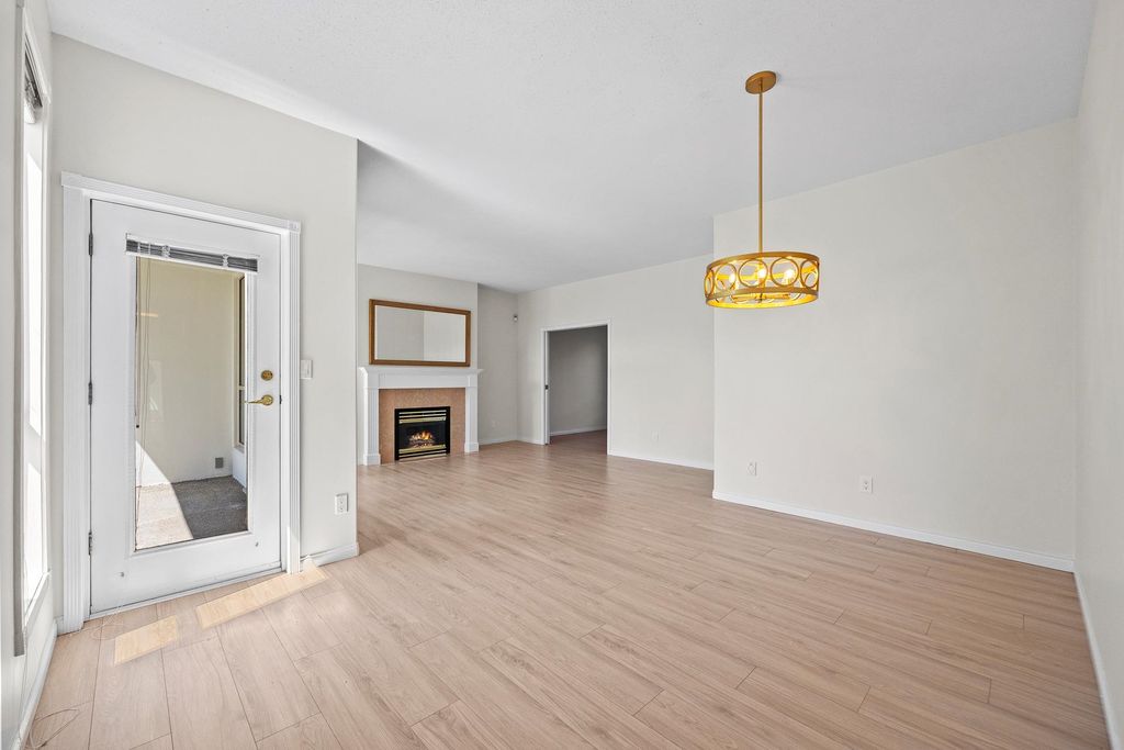 listing image 1104264020171215419