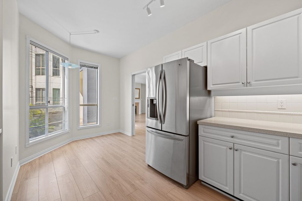 listing image 1100622995848831149