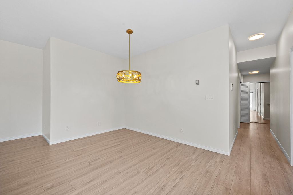 listing image 1100234074269956164