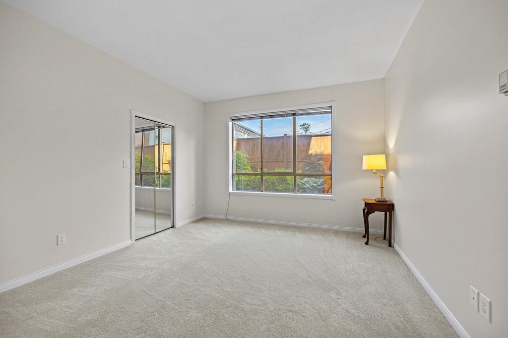 listing image 1108243352436742147