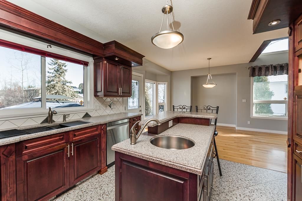 listing image 1102324508915382296