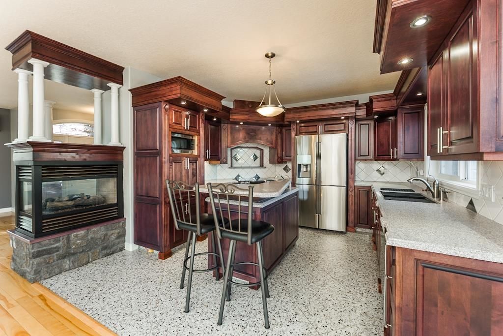 listing image 1108122629544575659