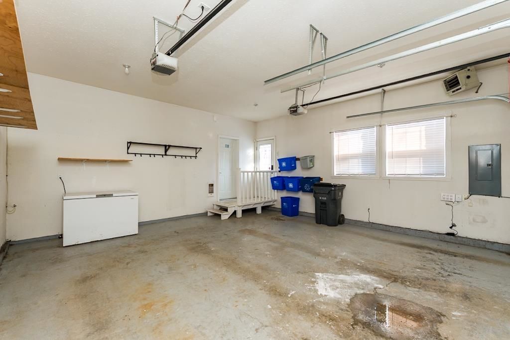 listing image 1104688361289068954