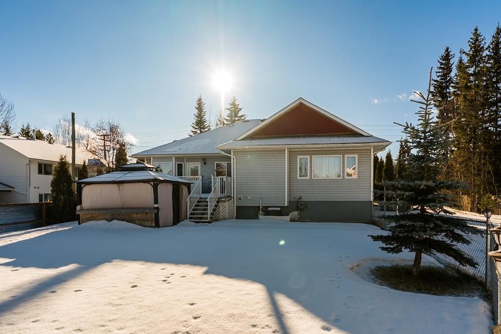 listing image 1106016957406668353