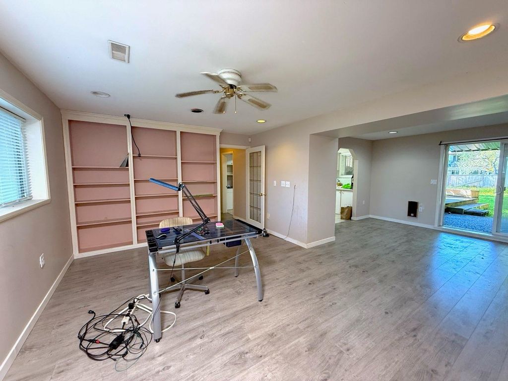 listing image 1103423693745918645