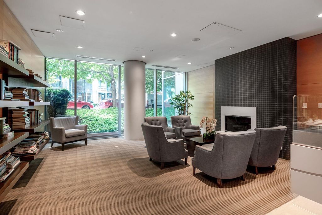 listing image 1100658696766228070