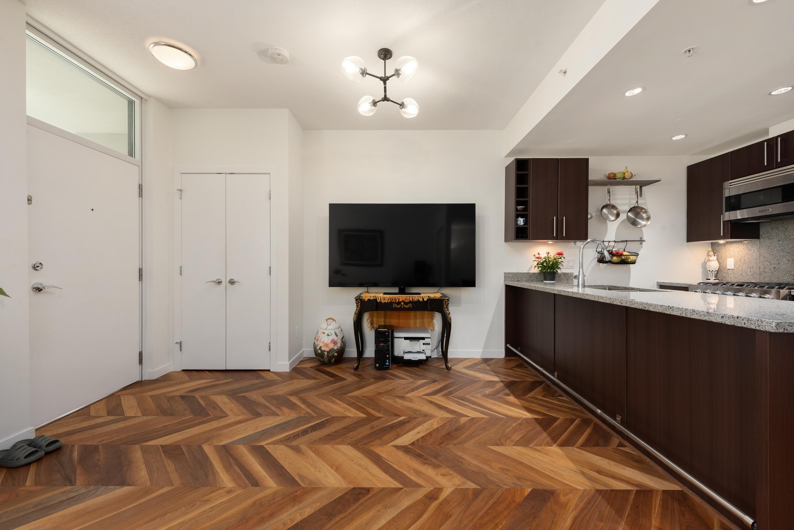 108 W 1st Avenue 253