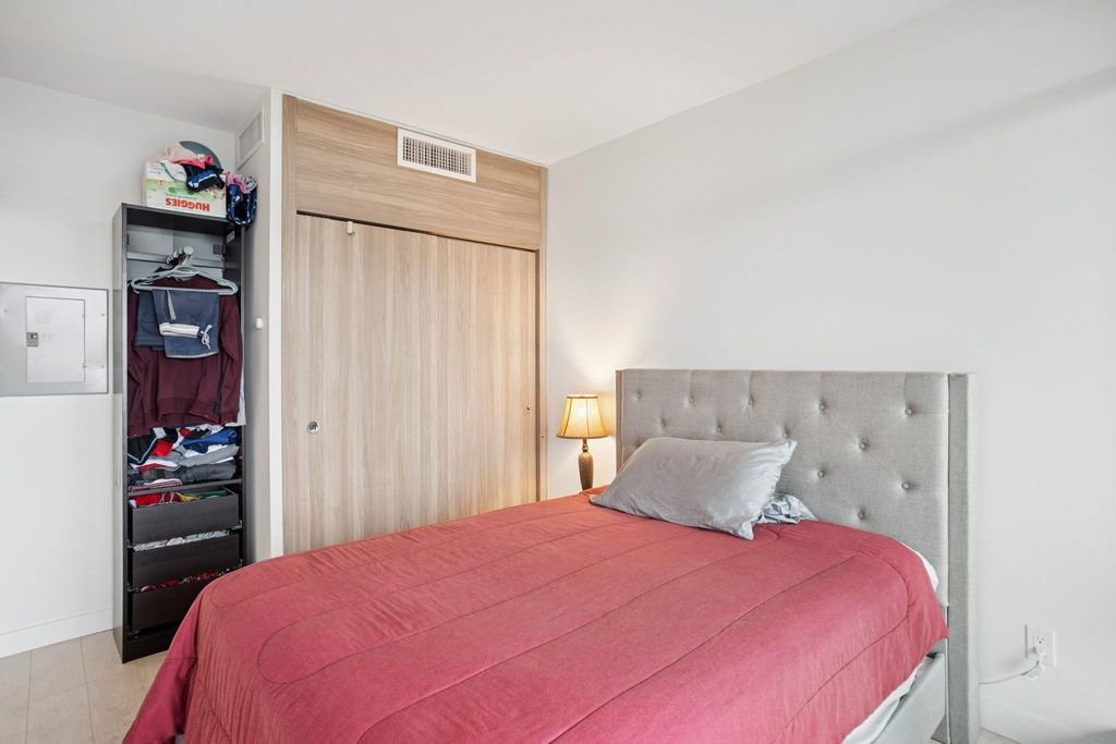 listing image 1107002521531892199