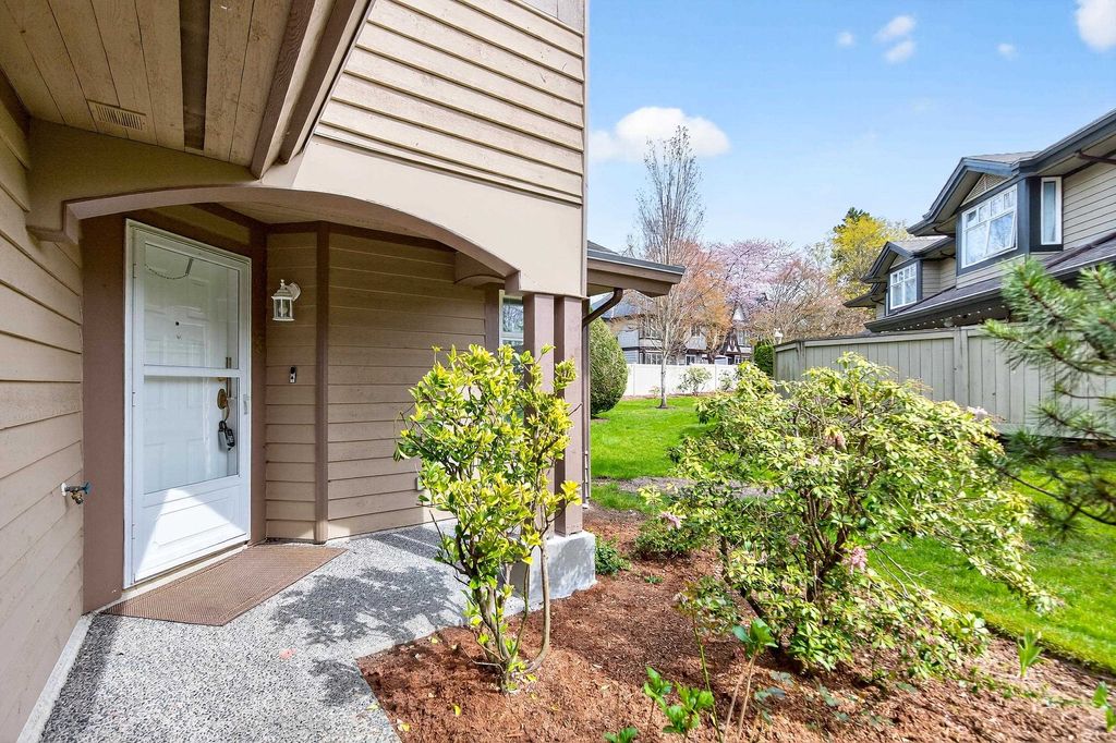 Photo of 11737 236 Street #18, Maple Ridge, BC V4R 2E5 (MLS # R3108389)