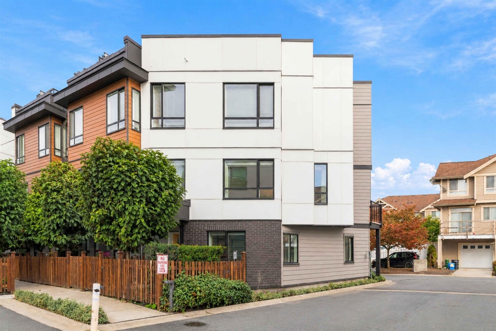 Photo of 97949 55 Avenue #26, Langley, BC V3A 3W8 (MLS # R3171013)